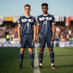 découvrez comment les jumeaux noé et nathan jules, à seulement 17 ans, s'imposent comme les piliers défensifs du football club des deux-sèvres, alliant talent et complicité sur le terrain.