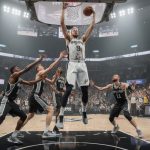 découvrez la performance époustouflante de wembanyama lors des playoffs nba : les spurs remportent un match chaotique grâce à leur jeune prodige, superstar montante du basketball.